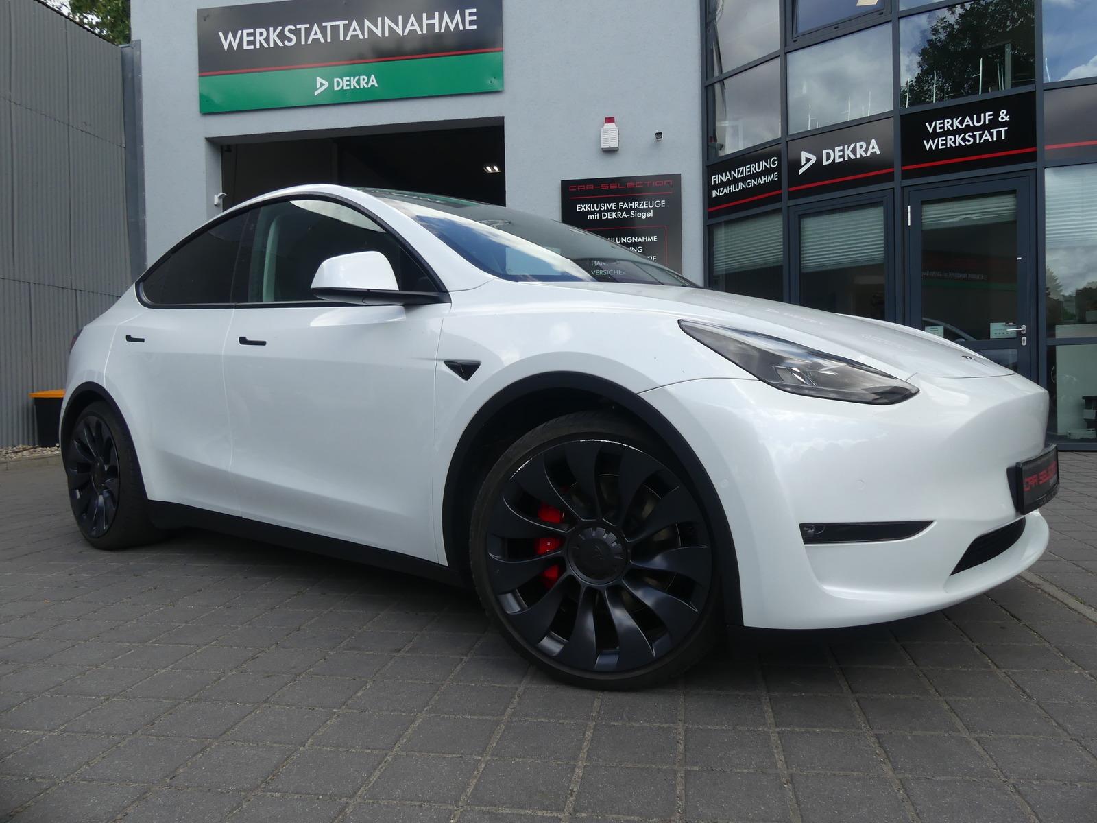 Tesla Model Y Performance Dual AWD PANO/LED/KAM/AUTOPI