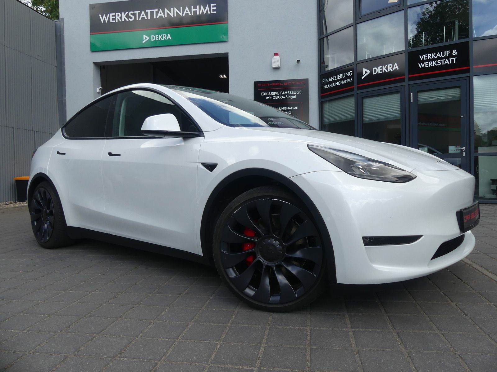 TESLA Model Y Performance Dual AWD PANO/LED/KAM/AUTOPI