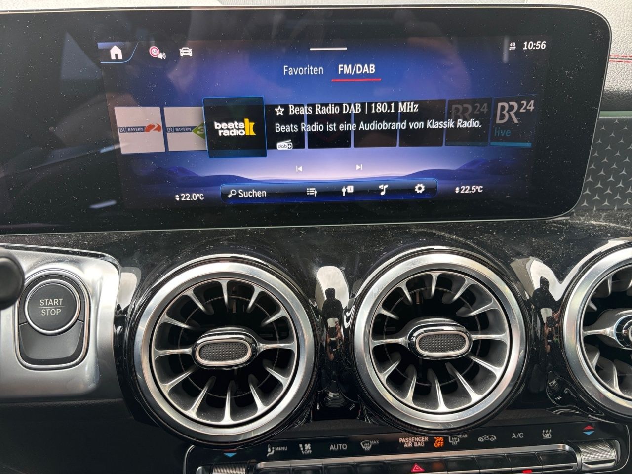 Fahrzeugabbildung Mercedes-Benz EQB 300 4M AMG+NIGHT+HUP+AHK+BUR+MEMORY+360+PANO