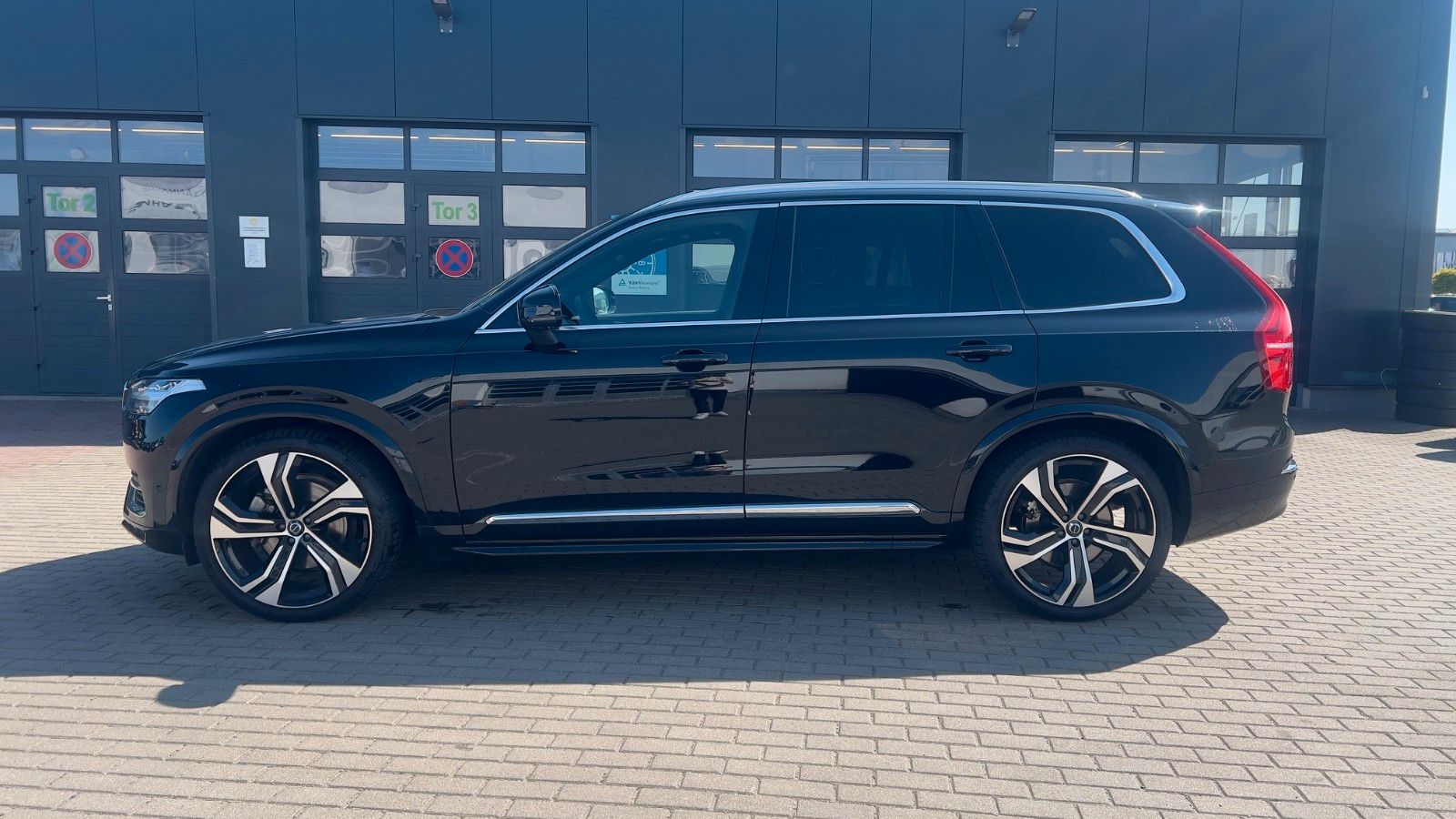 Fahrzeugabbildung Volvo XC90 B5 D AWD Plus Bright*STDHZG*360°*LUFT*ACC*