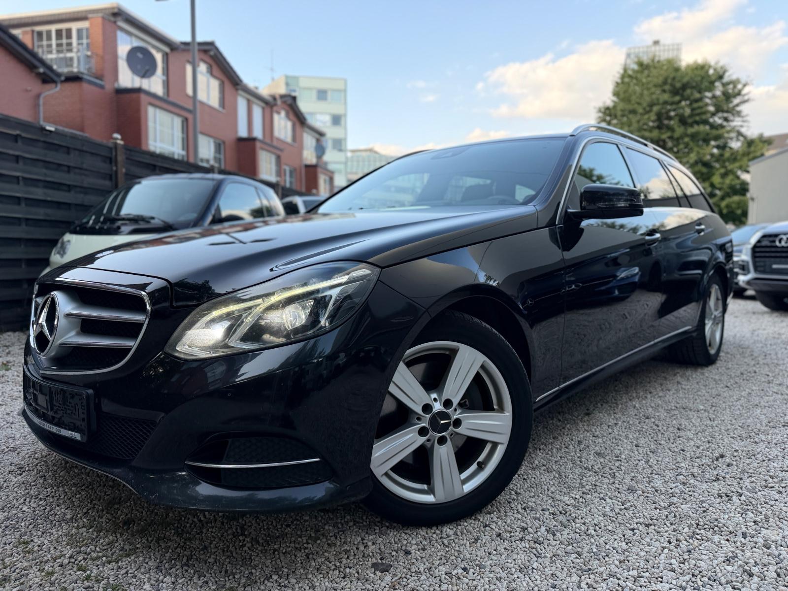 Mercedes-Benz E350 T-Modell BlueTec/AUT/NAVI/SHZ/R-CAM/LED/EU6