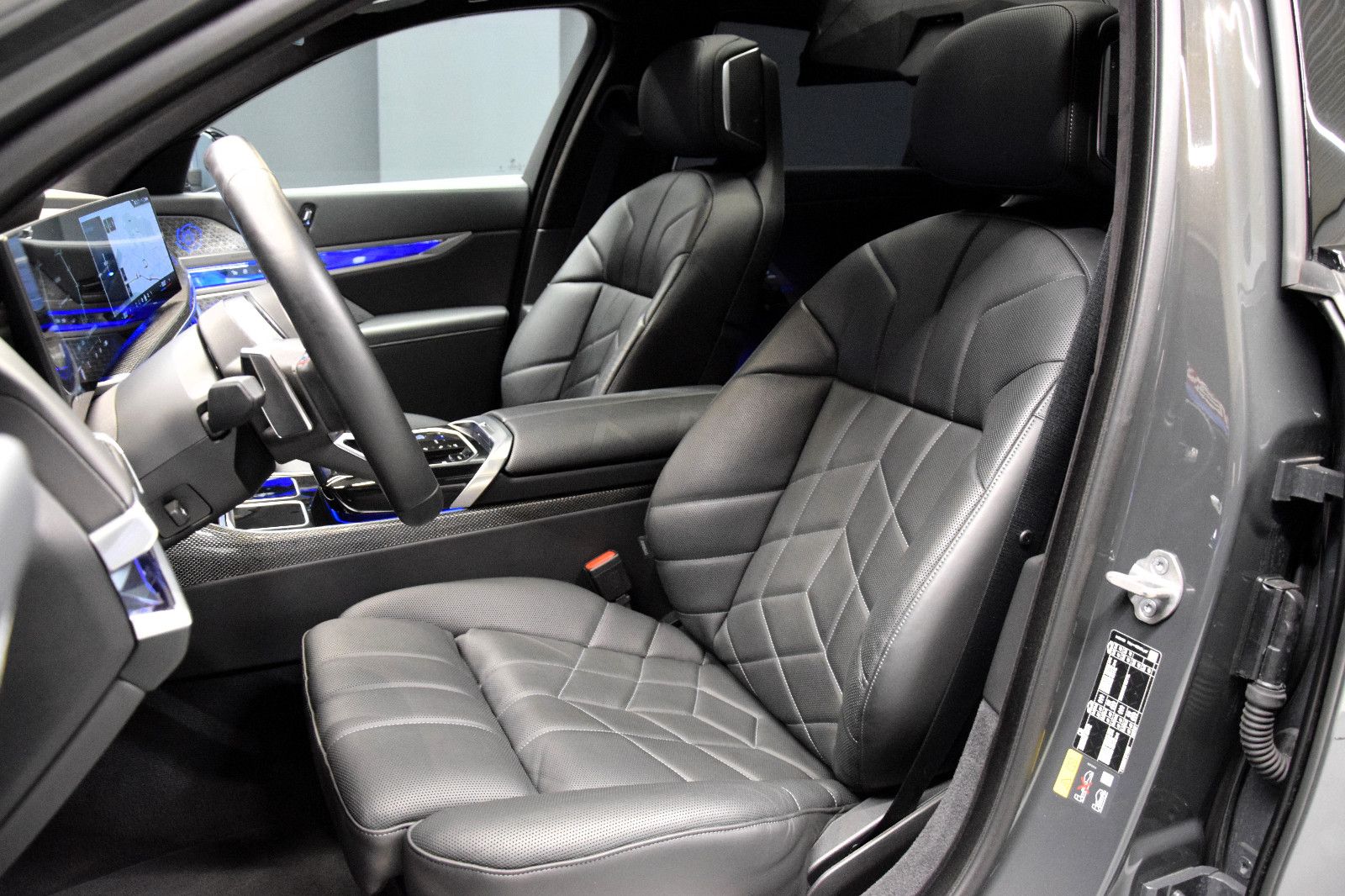 Fahrzeugabbildung BMW i7 xDrive M70 Performance TV Pano ACC B&W Stndhz