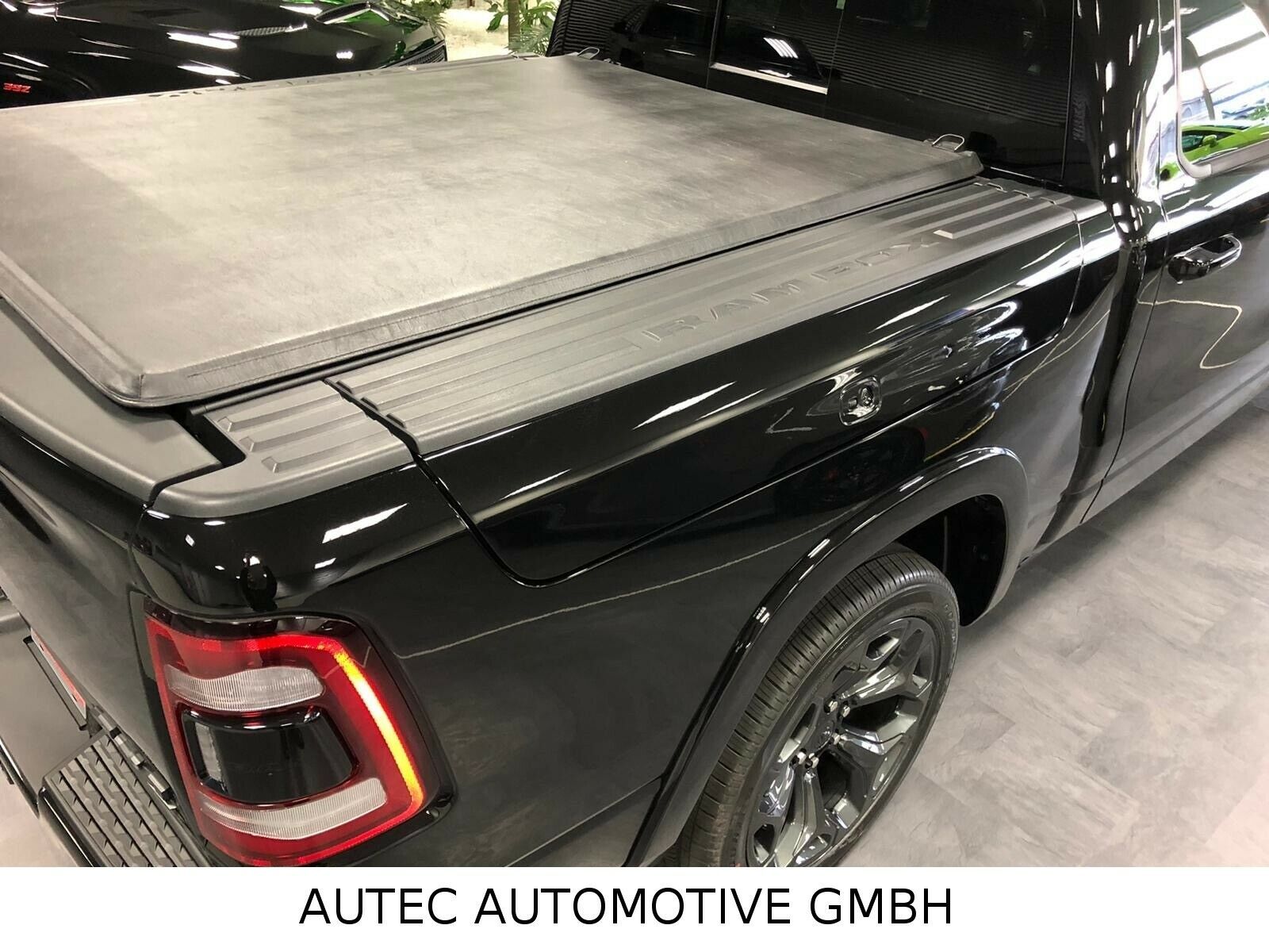 Fahrzeugabbildung Dodge LIMITED NIGHT RAMBOX-TAILGATE-HUD-360°-LPG PRINS
