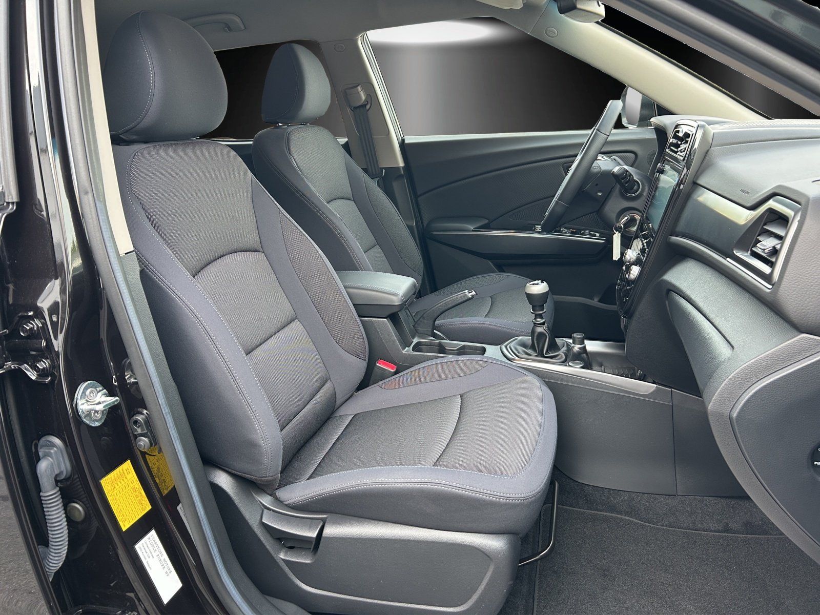 Fahrzeugabbildung Ssangyong Tivoli Fizz 1.5 T-GDI KAMERA/SHZ/NAVI/TEMPOMAT/