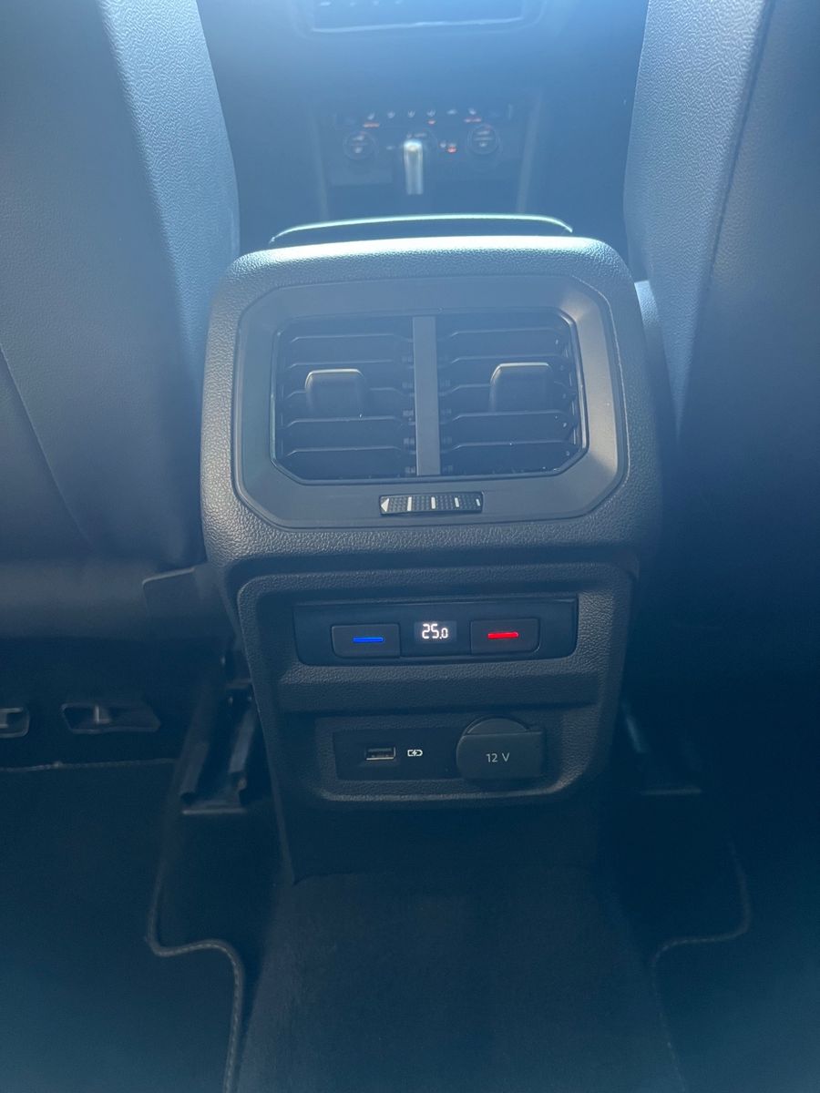 Fahrzeugabbildung Volkswagen Tiguan Highline 2.0TDI DSG 4Motion R-Line