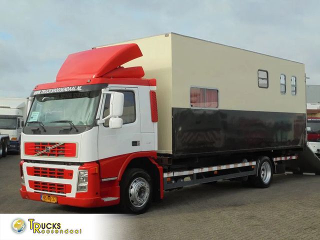 Volvo FM 9.310 + Euro 5 + Manual + Horse transport