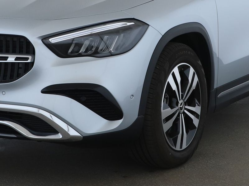 Fahrzeugabbildung Mercedes-Benz GLA 180 Progressive*Kamera*LED*Sportsitz*CarPlay