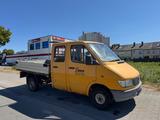 Mercedes-Benz Sprinter 310D Doppelkabinen-Pritschenwagen - Mercedes-Benz Sprinter: 310 D