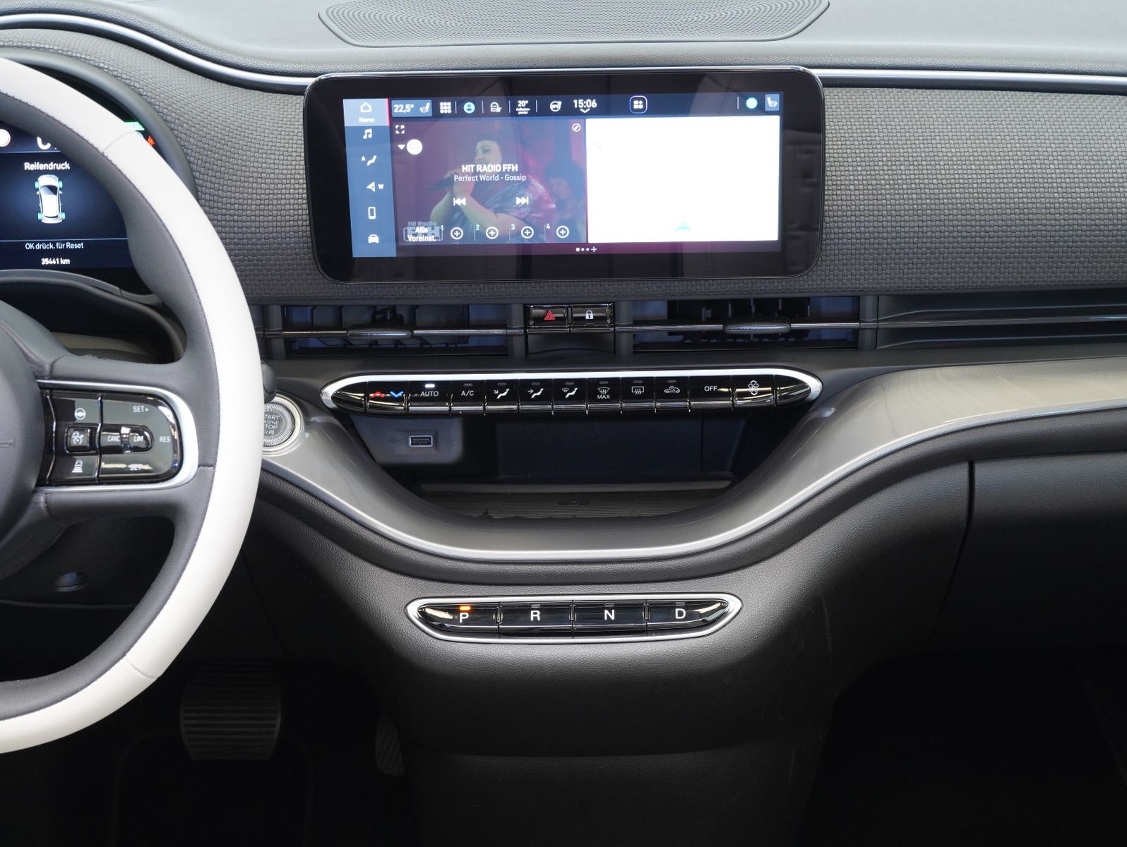 Fahrzeugabbildung Fiat 500e La Prima 87KW/42kWh/DC-LADEN/CARPLAY