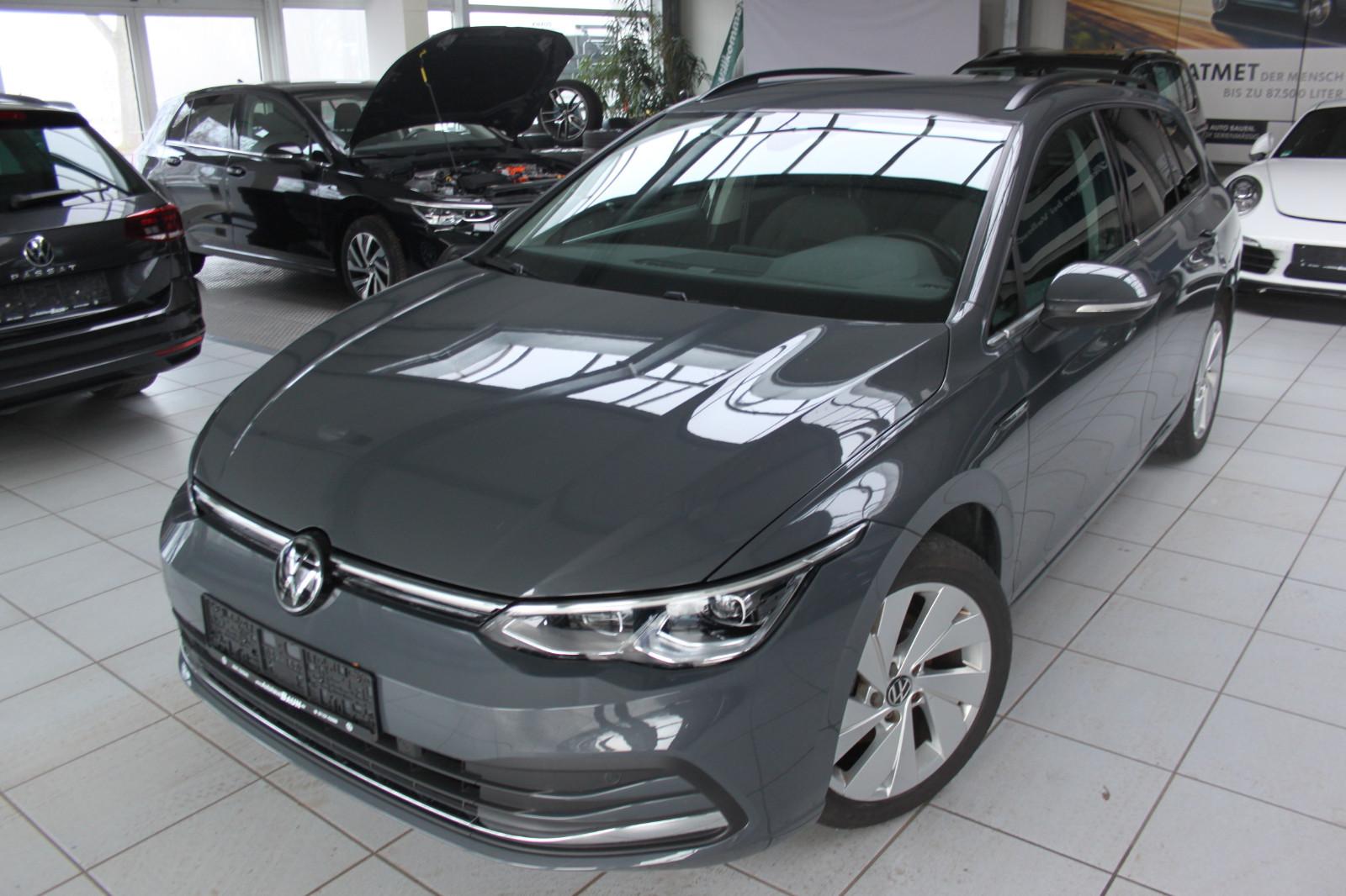Volkswagen Golf VIII Variant STYLE/DSG/AHK/STZHZ/NAVI/ALU/A