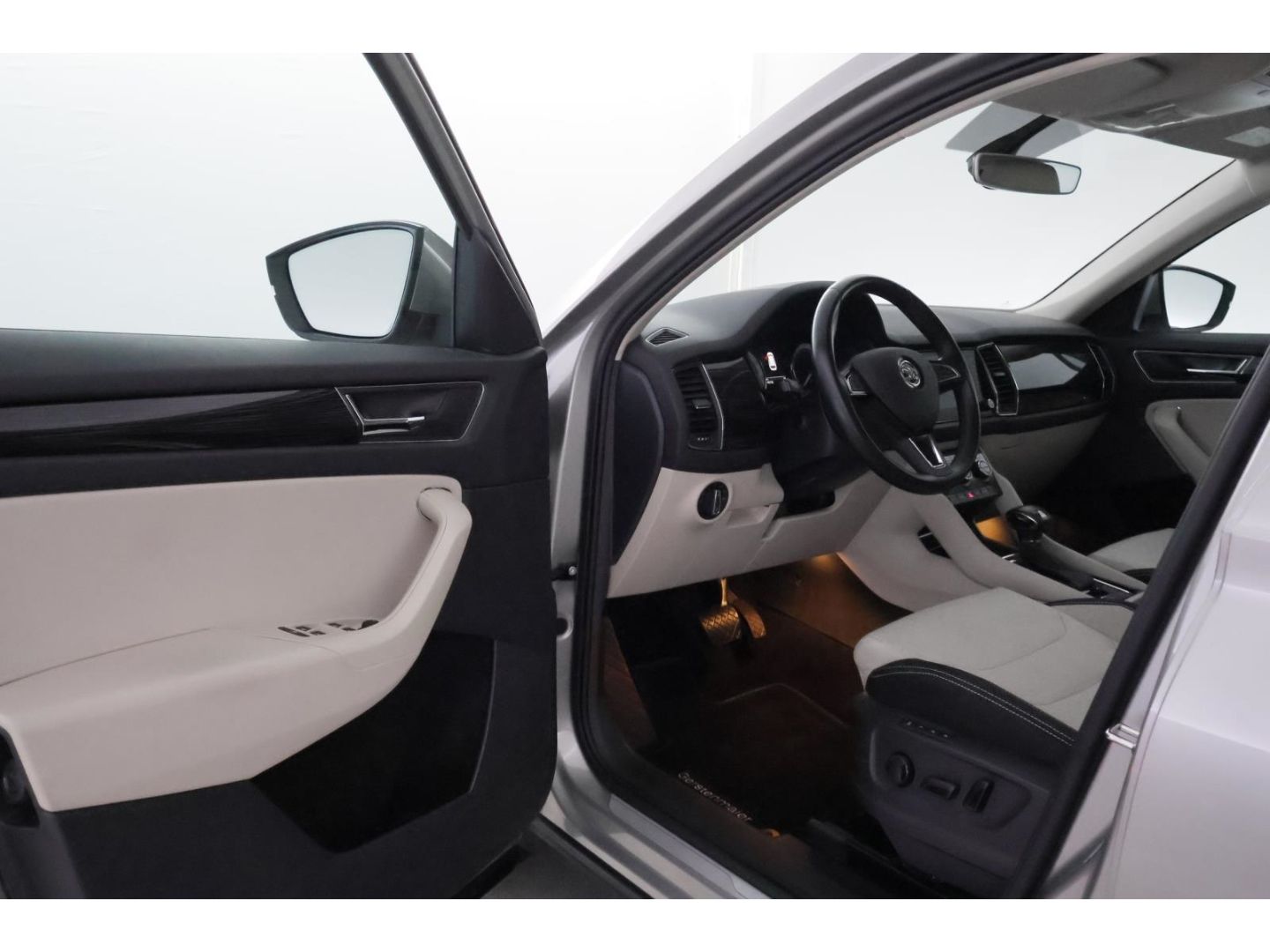 Skoda Kodiaq 2.0TSI 4x4 DSG Style+LED+CARPLAY+TEMPO+PD foto 14