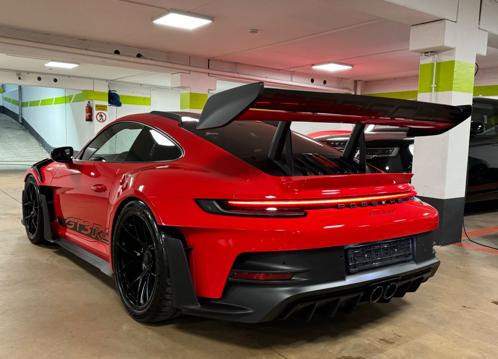 Fahrzeugabbildung Porsche 992 GT3 RS WEISSACH MAGNESIUM CERAMIC CARBON !!!