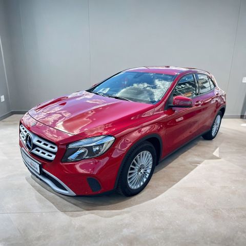 Mercedes-Benz GLA 180 1.Hand Unfallfrei Navi Kamera Tempo AHK