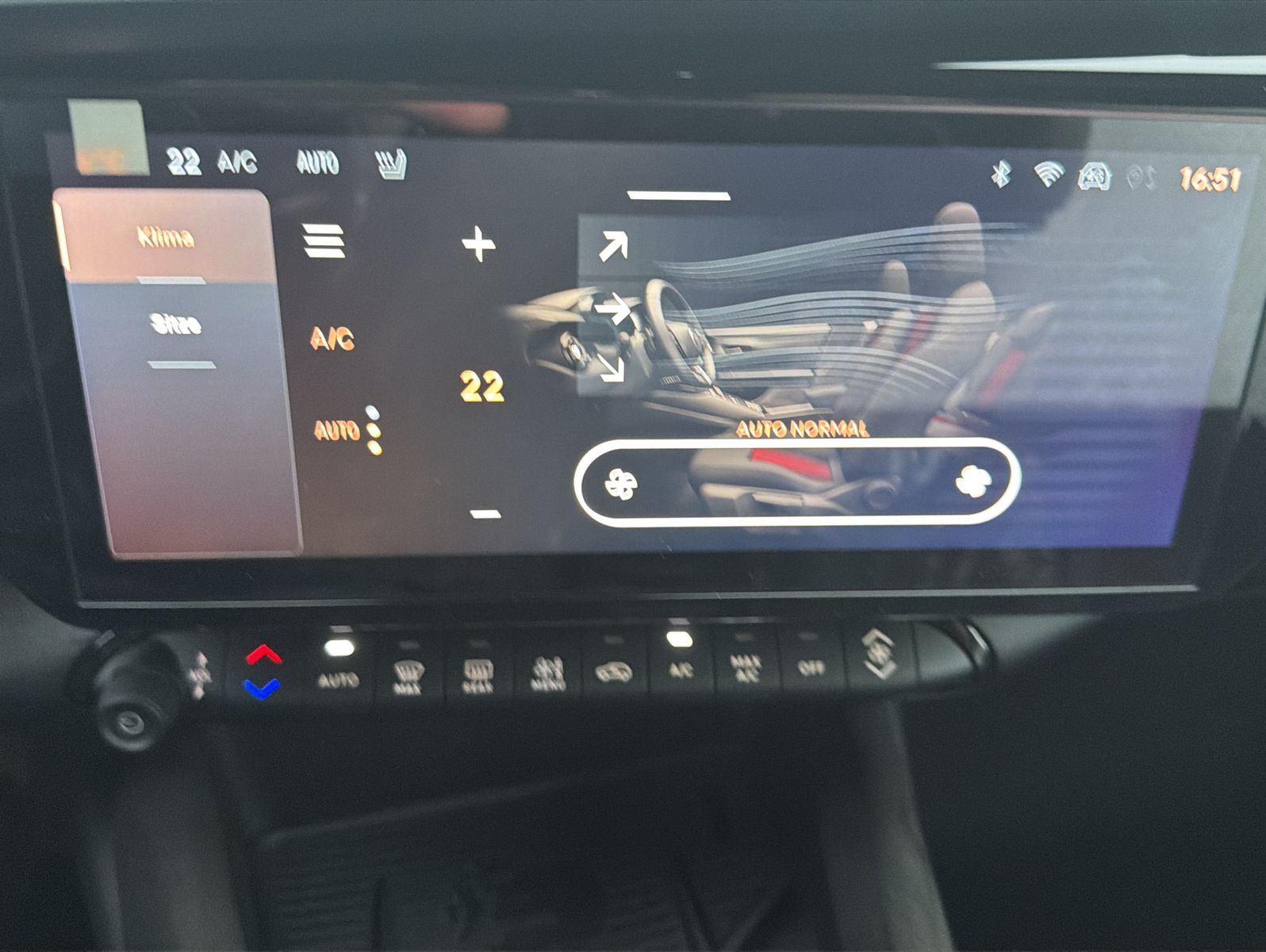 Fahrzeugabbildung Alfa Romeo Junior Ibrida 1.2 VGT 48V-Hybrid 100 kW Speciale