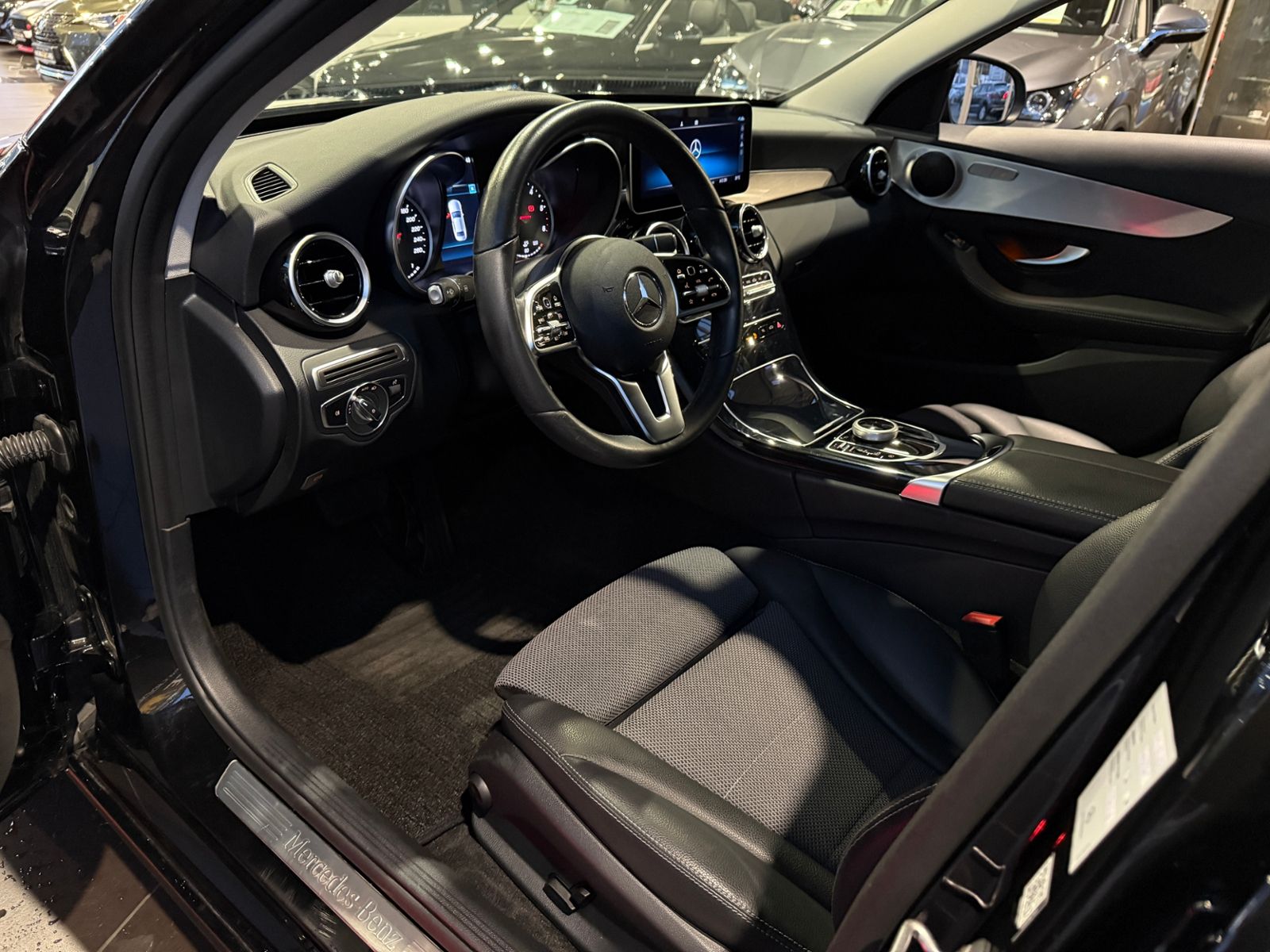 Fahrzeugabbildung Mercedes-Benz C 220d Avantgarde LED NAVI ALU