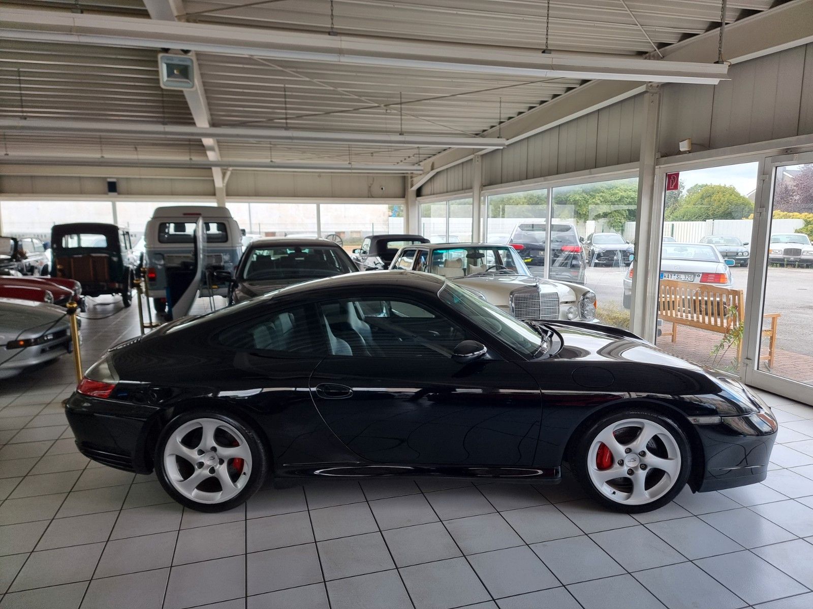 Fahrzeugabbildung Porsche 996 Carrera 4S/Orig. Km/Erstlack/Sensationell!
