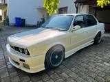 BMW E30 325i Limousine - BMW 325 aus 1989: 325i