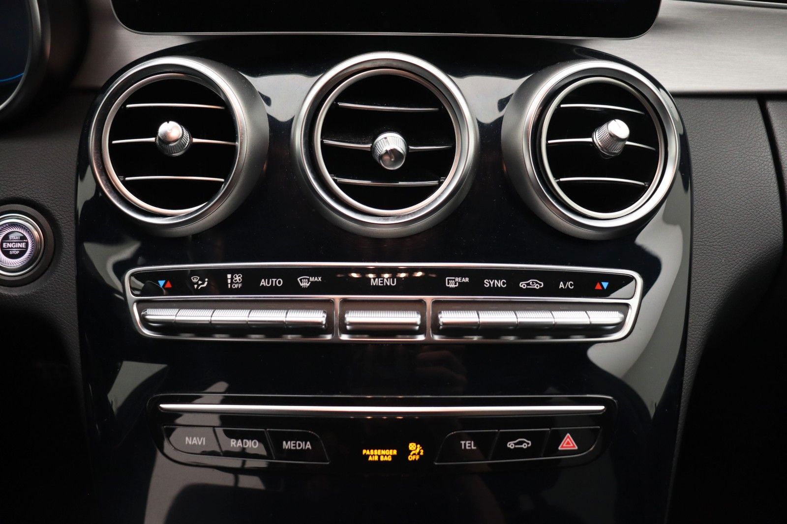 Fahrzeugabbildung Mercedes-Benz C 220d T-Modell 4Matic AMG-Line Night-Paket