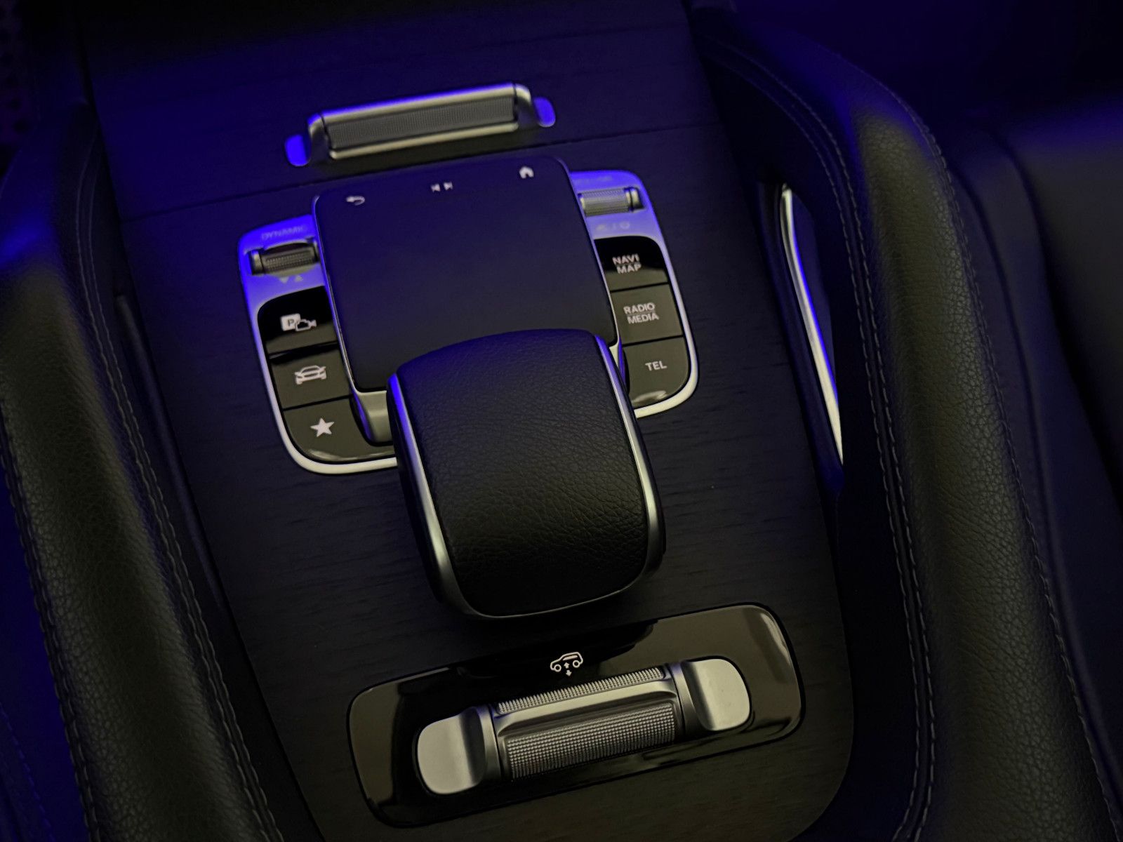 Fahrzeugabbildung Mercedes-Benz GLE 400 d 4Matic AMG-LINE/DISTRONIC+/AHK/7-SITZE
