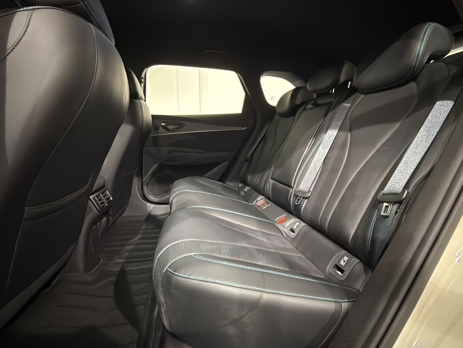 BYD SEAL 6