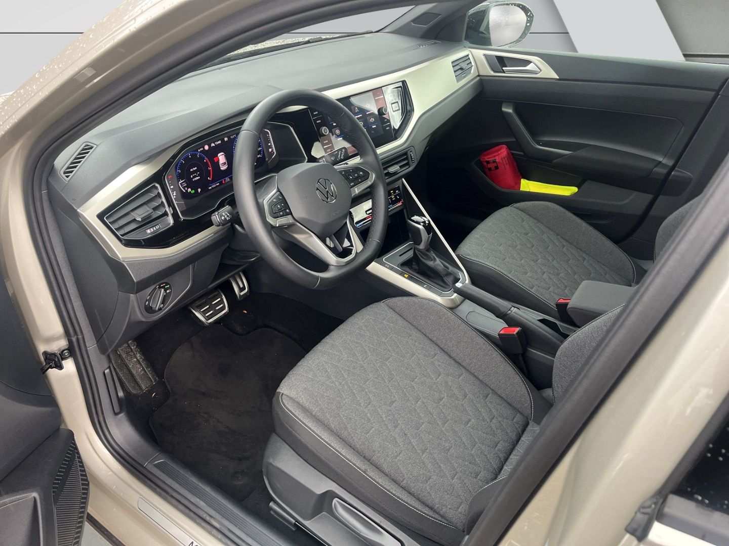 Volkswagen Taigo Move 1.5 TSI DSG AHK-abnehmbar Navi digita foto 4