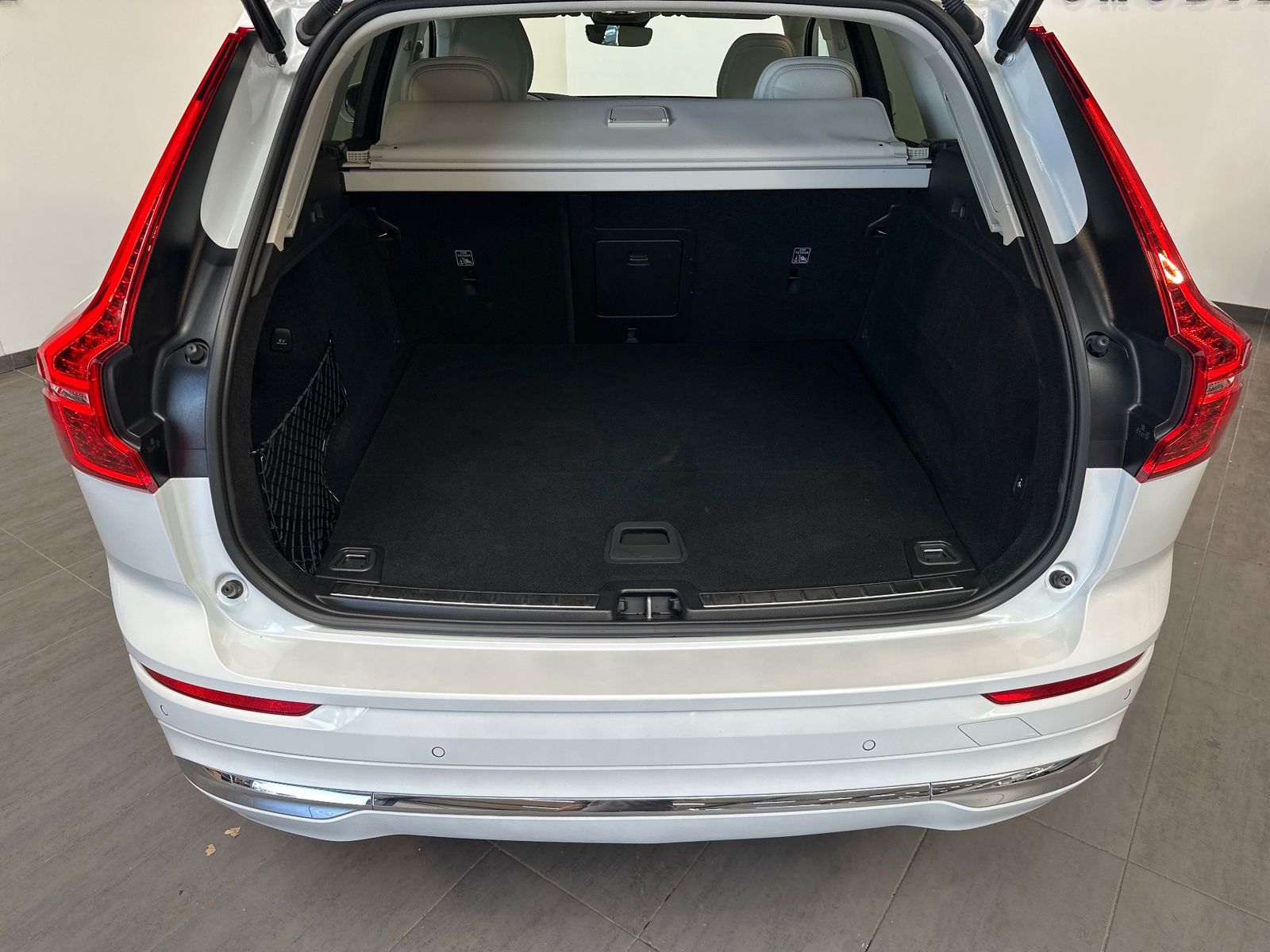 Fahrzeugabbildung Volvo XC60 T6 AWD Recharge Core NAV+LED+PANO+AHK+STHZG