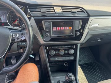 Volkswagen Touran - 8