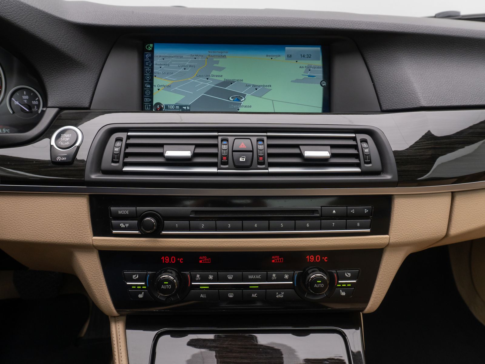 Fahrzeugabbildung BMW 530d xD M Sport Kamera HUD NaviPro Panorama HiFi