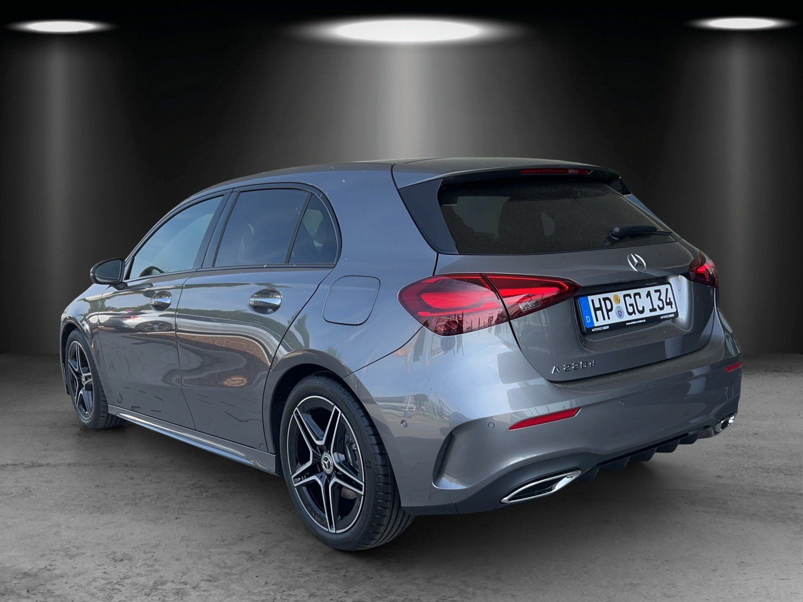 Fahrzeugabbildung Mercedes-Benz A 220 d AMG PANO KeyGo LED Totwinkel