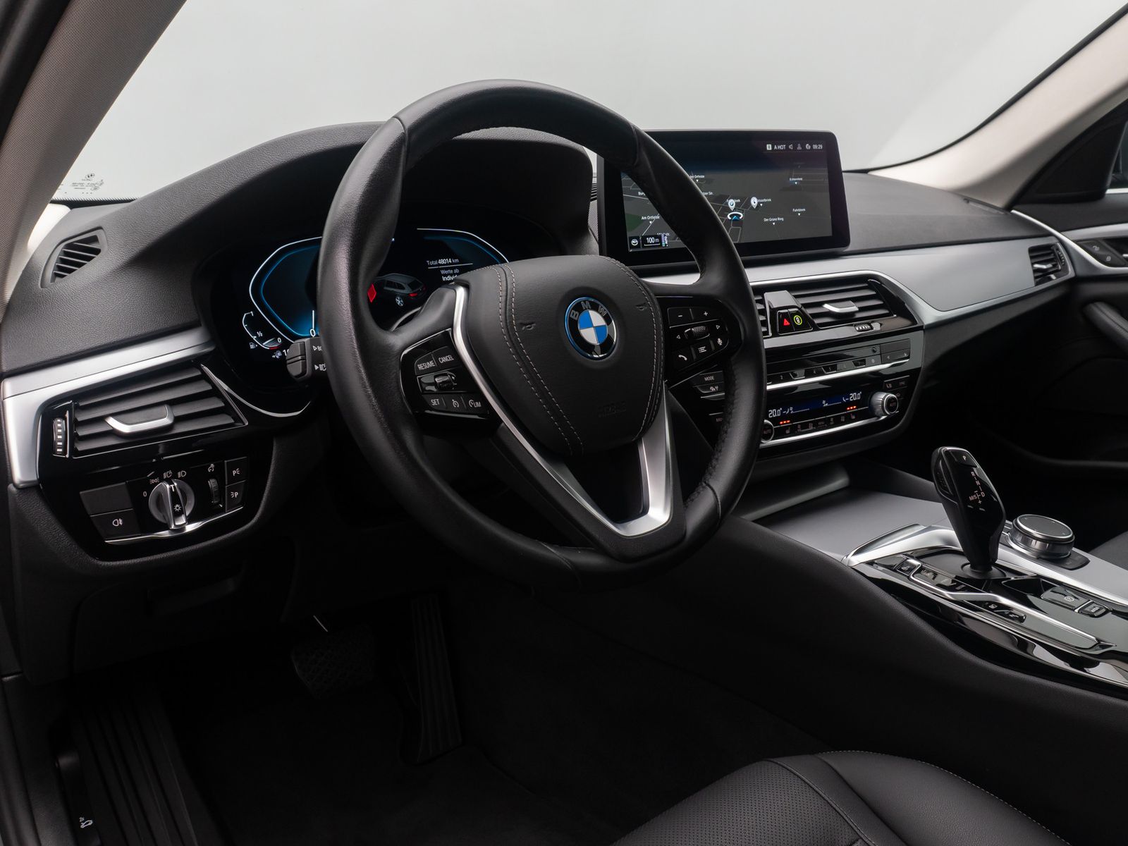 Fahrzeugabbildung BMW 530e Alarm DAB Kamera HiFi Leder Sport 18Zoll