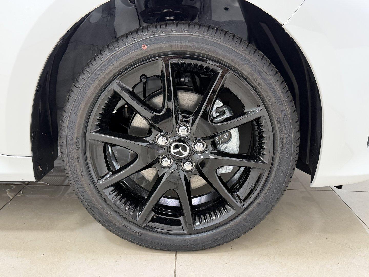 Mazda 2 Hybrid 1.5L VVT-i 116PS CVT Aut. HOMURA SoMo