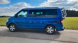 Volkswagen T5 California - blaue Volkswagen T5 California