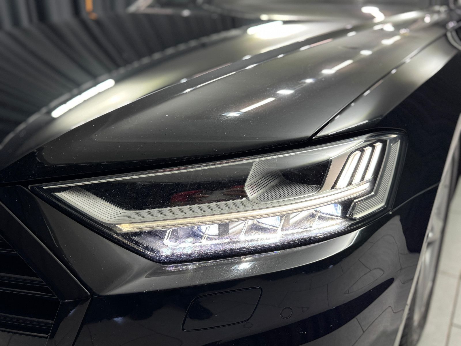 Fahrzeugabbildung Audi A8 50 TDI quattro|B&O|HUD|PANO|MATRIX