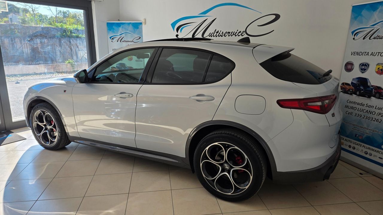 Alfa Romeo Stelvio 2.2 Td 210 CV AT8 Q4 Ti Tetto imagem 3