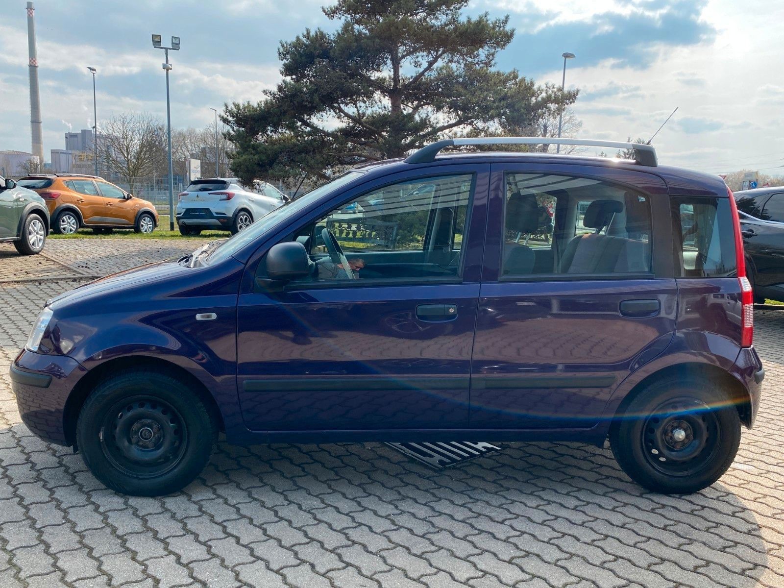 Fahrzeugabbildung Fiat Panda 1.2 8V Dynamic RADIO+KLIMA+2 VORB+TÜV-NEU