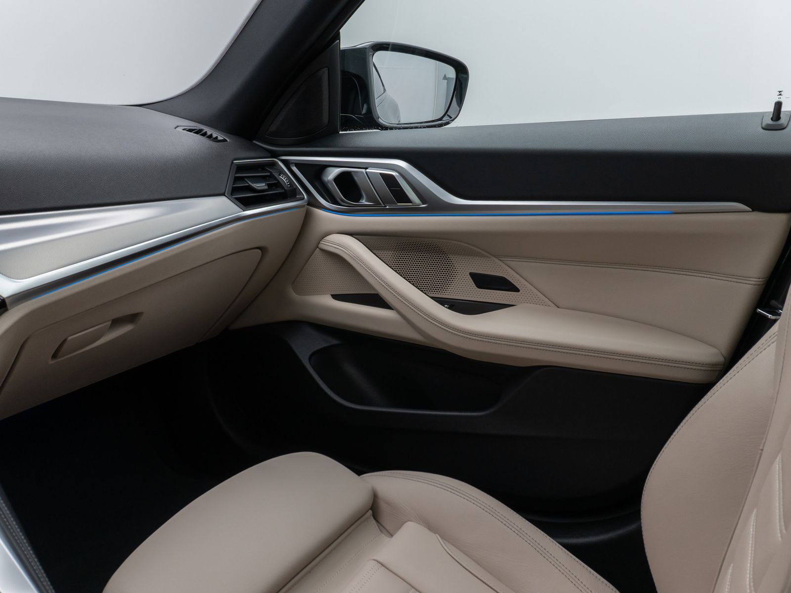 Fahrzeugabbildung BMW M440i xD GC Glasdach Laser 360°HUD DAB HiFi ACC