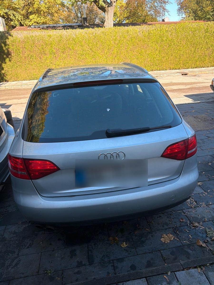 Audi A4 2009 — engine 160 HP (118kW)