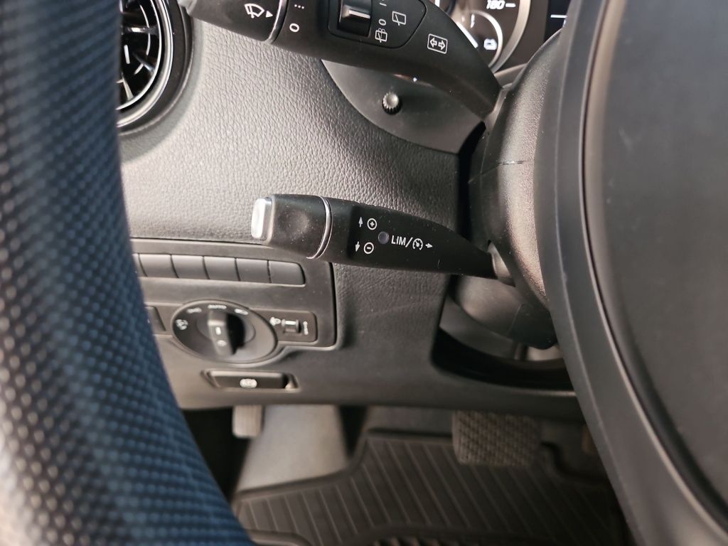 Fahrzeugabbildung Mercedes-Benz eVito 112 Kasten extralang PTS SHZ 180°Türen GRA