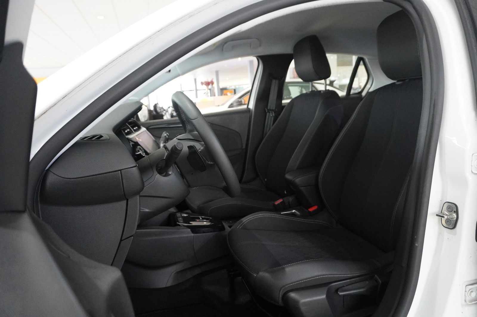 Fahrzeugabbildung Opel Corsa F 1.2T ELEGANCE NAVI/LED/KAMERA/SPORT/DAB+