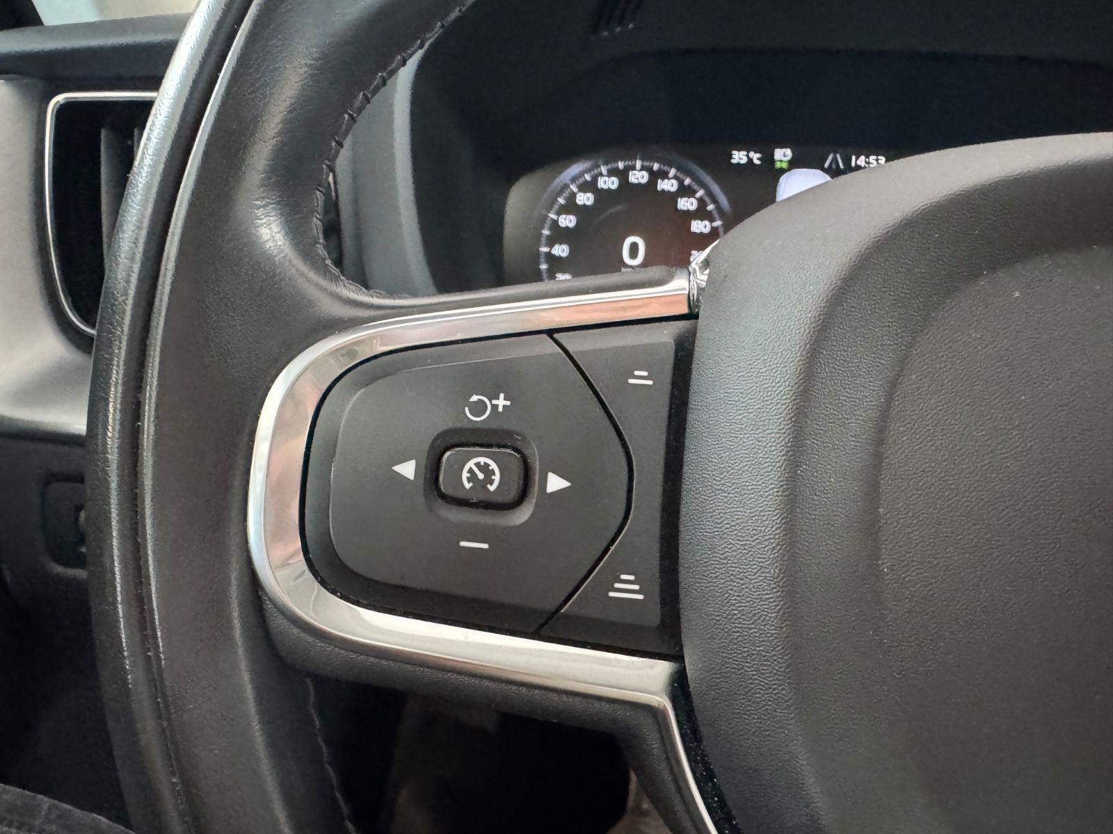 Fahrzeugabbildung Volvo XC60 Inscription Recharge/360°Cam/AHK/PANO/Navi/