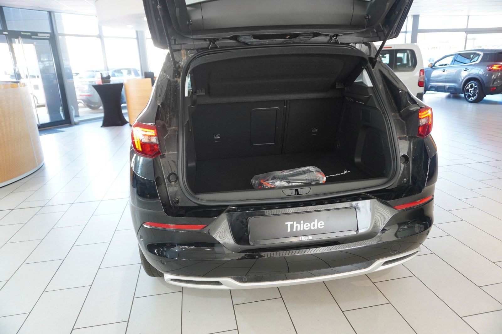 Fahrzeugabbildung Opel Grandland (X) 1.6T EDITION HYBRID NAVI/LED/VIRT.