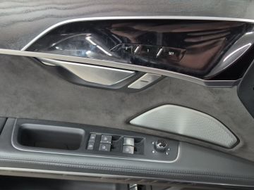 Audi A8 - 10