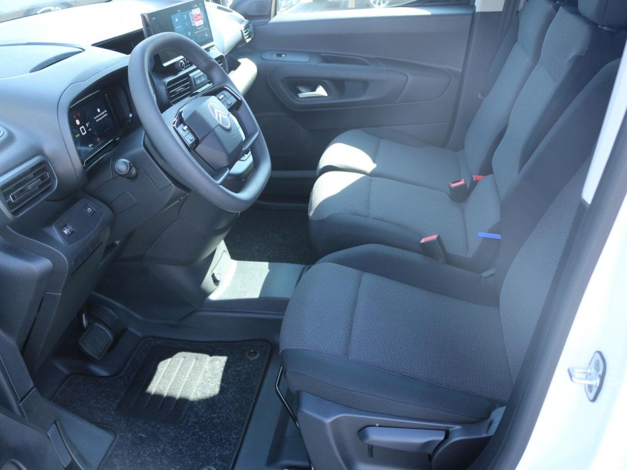 Fahrzeugabbildung Citroën ë-BERLINGO L1+ 100 kW