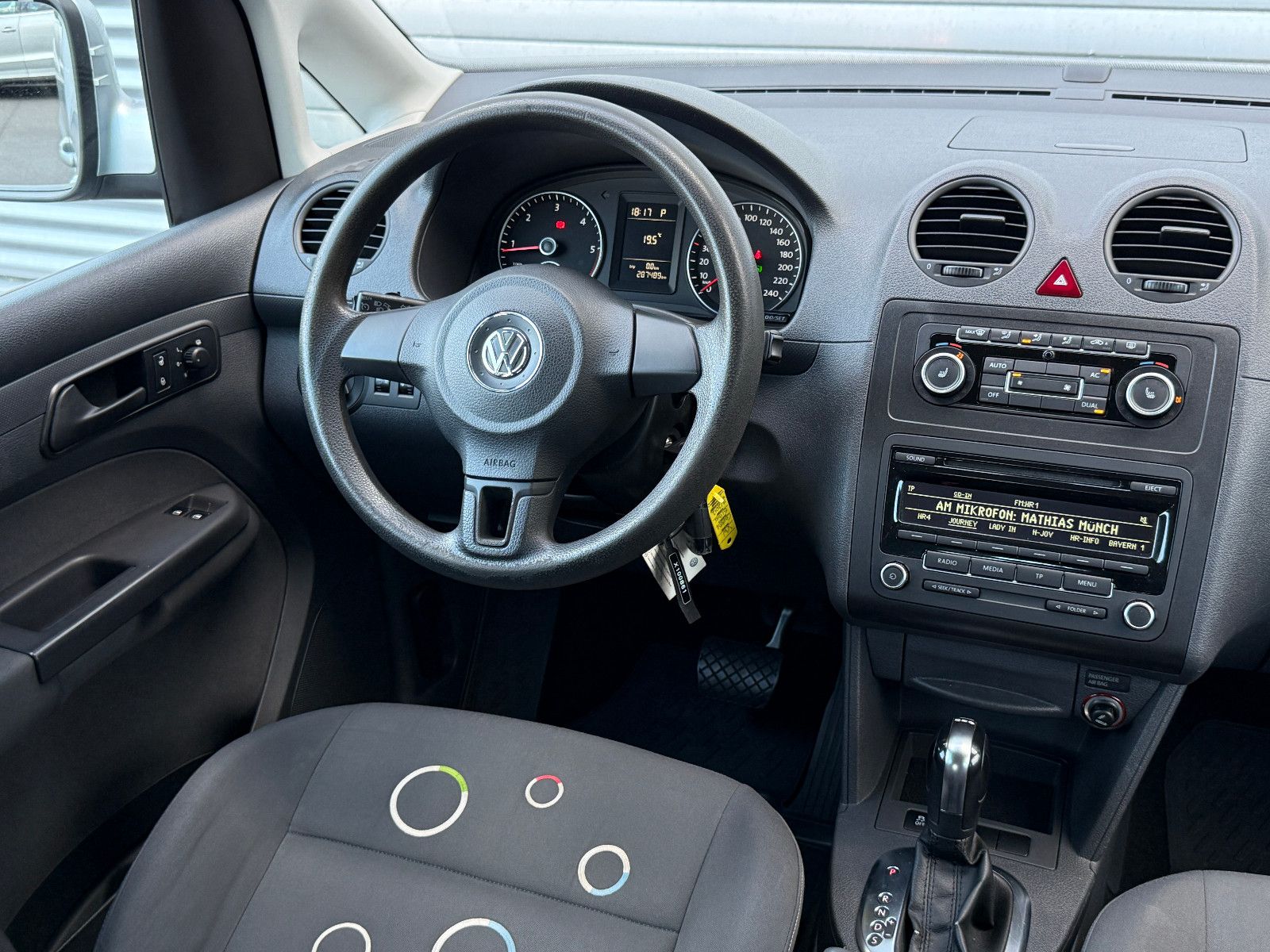 Fahrzeugabbildung Volkswagen Caddy Roncalli 1.6 TDI DSG AHK Tempomat SHZ