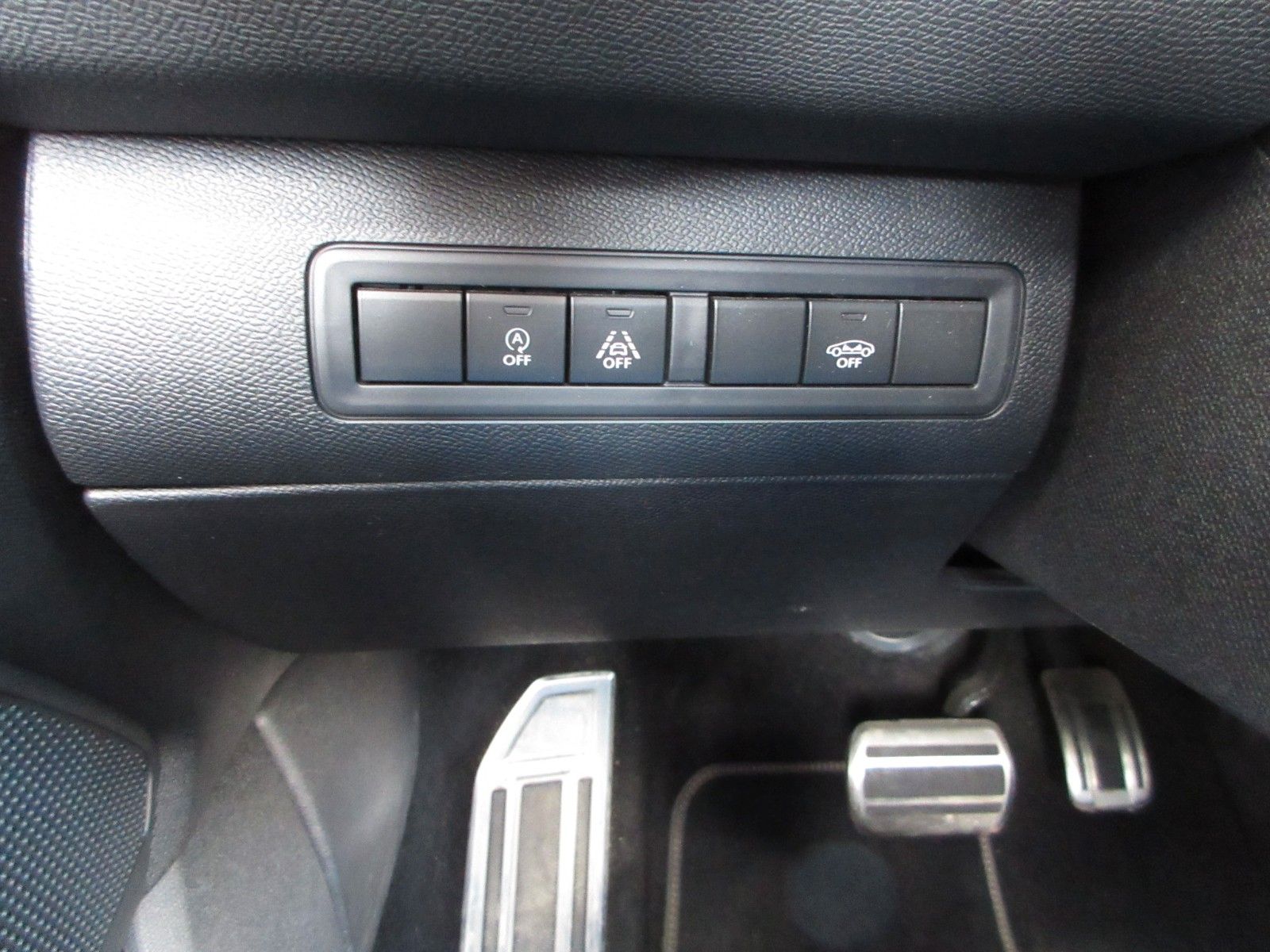 Fahrzeugabbildung Peugeot 308 Allure 1.2T LED/NAVI/R´CAM/PDC/VIRTUAL