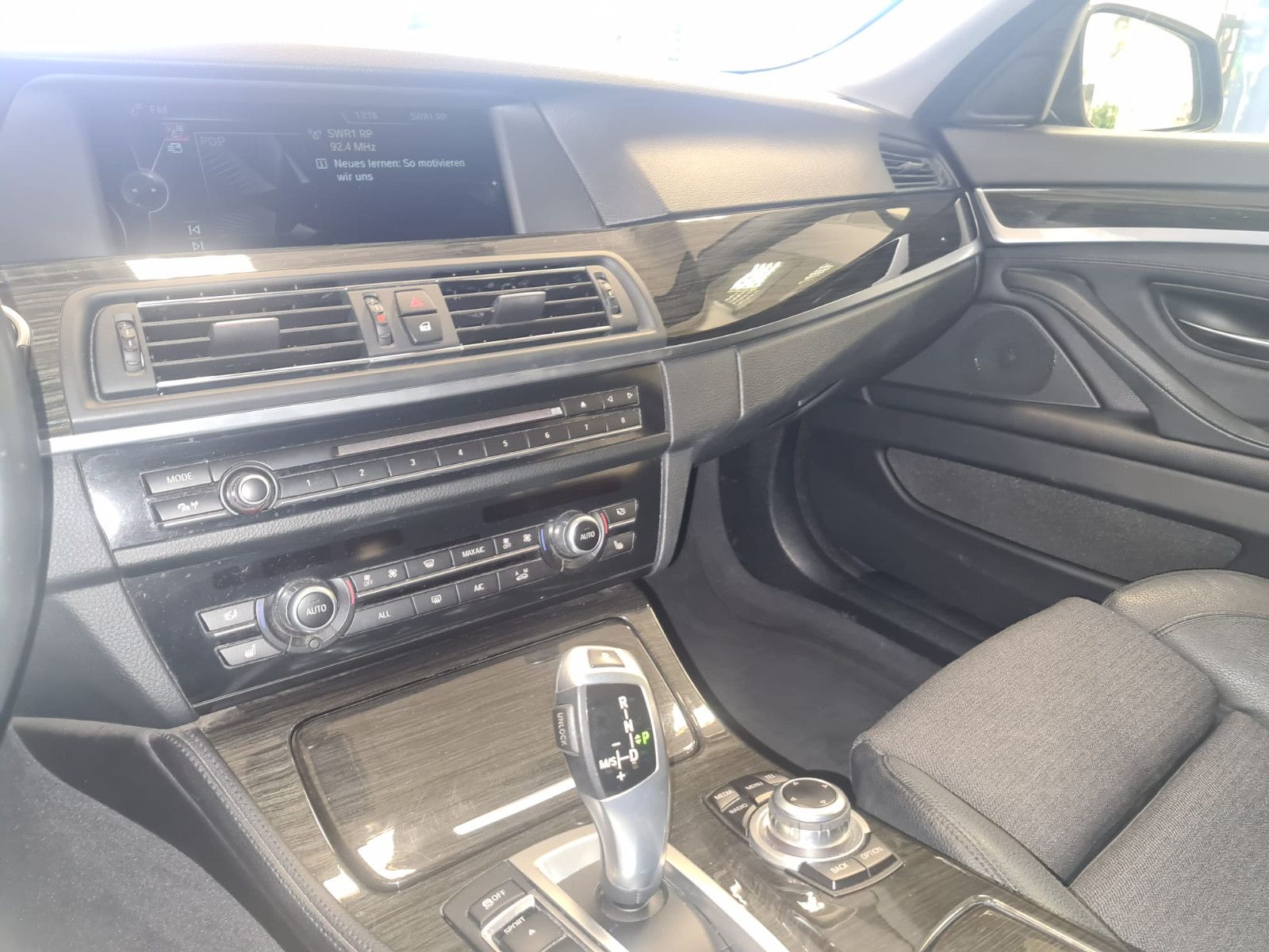 Fahrzeugabbildung BMW 530 Touring xDrive/TOP GEPFLEGT / AHK
