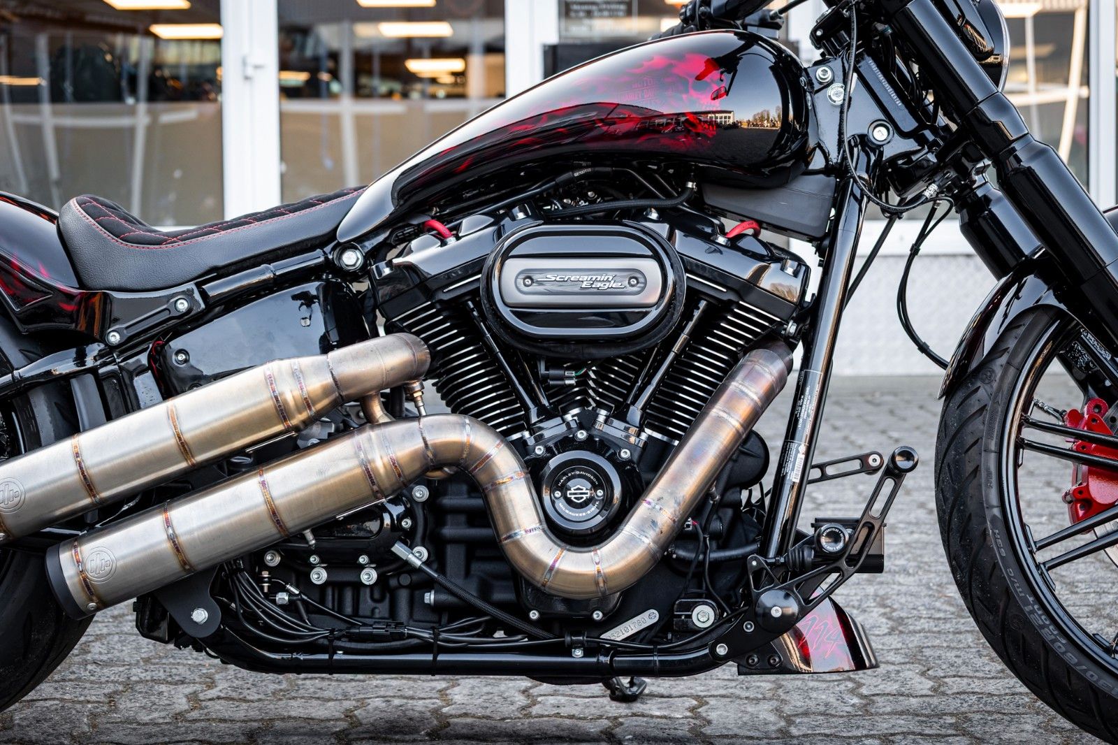 Fahrzeugabbildung Harley-Davidson FXBRS BREAKOUT 114 cui Kesstech - Airride-