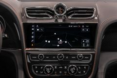 Bentayga 4.0 V8 S BLACK/BLACK-ORANGE 22&quot; LED