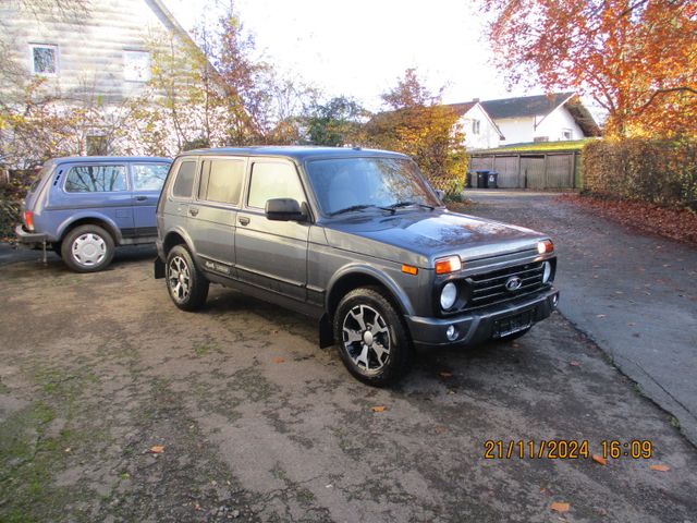 Lada Niva 4 türig , Maik Sanders , Tageszulassung ,