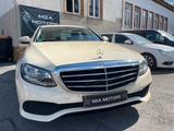 Mercedes-Benz E 220 E -Klasse Lim. E 220 d - Mercedes-Benz E 220: Taxi